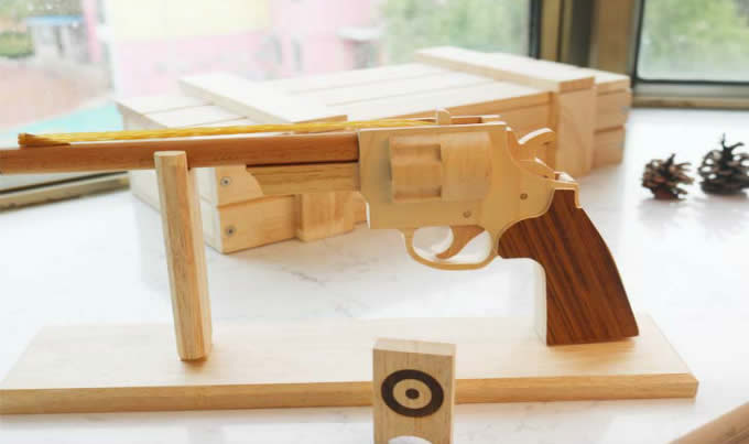 Wooden Rubber Band Revolver with Extra Rubber Bands Ammo and Targets